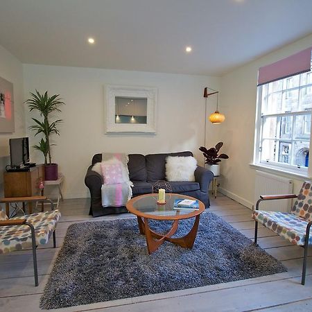 Old Town Castle View Apartment Единбург Екстериор снимка