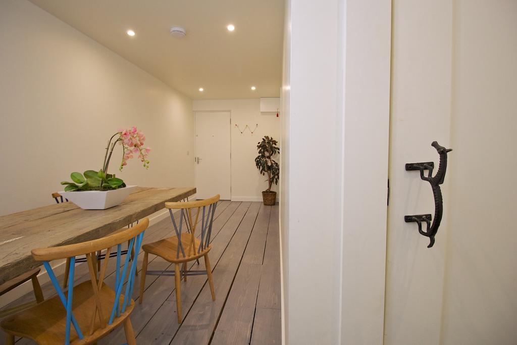 Old Town Castle View Apartment Единбург Екстериор снимка