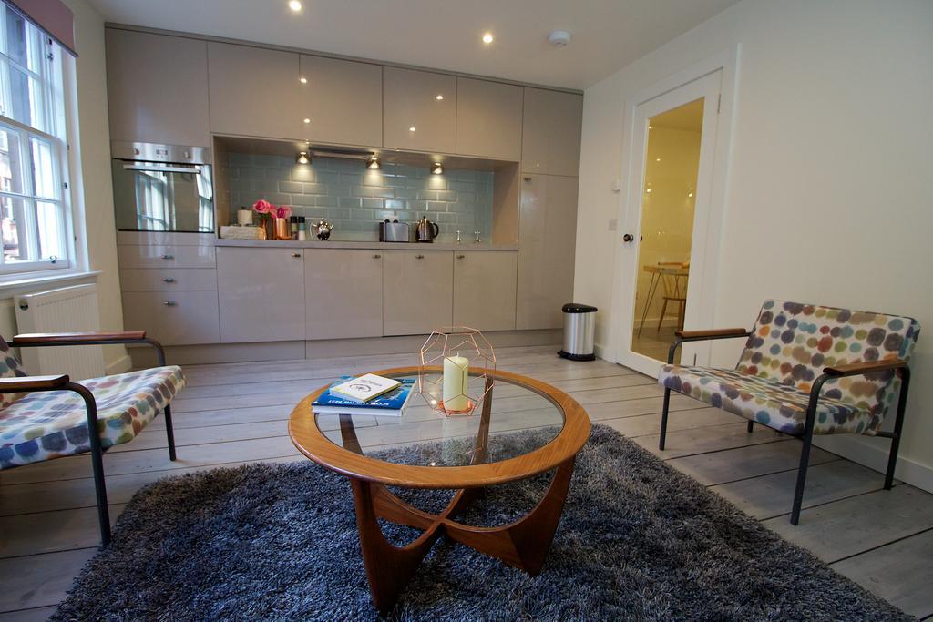 Old Town Castle View Apartment Единбург Екстериор снимка
